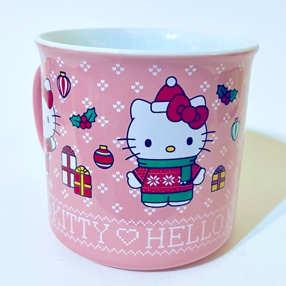 🎄🎀Hello Kitty Christmas Mug - Picture 2 of 4